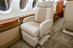 Falcon 900LX N527P