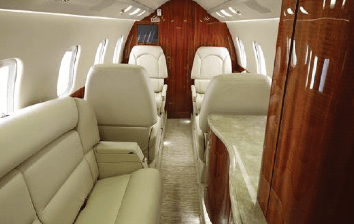 Learjet 60XR N528WG