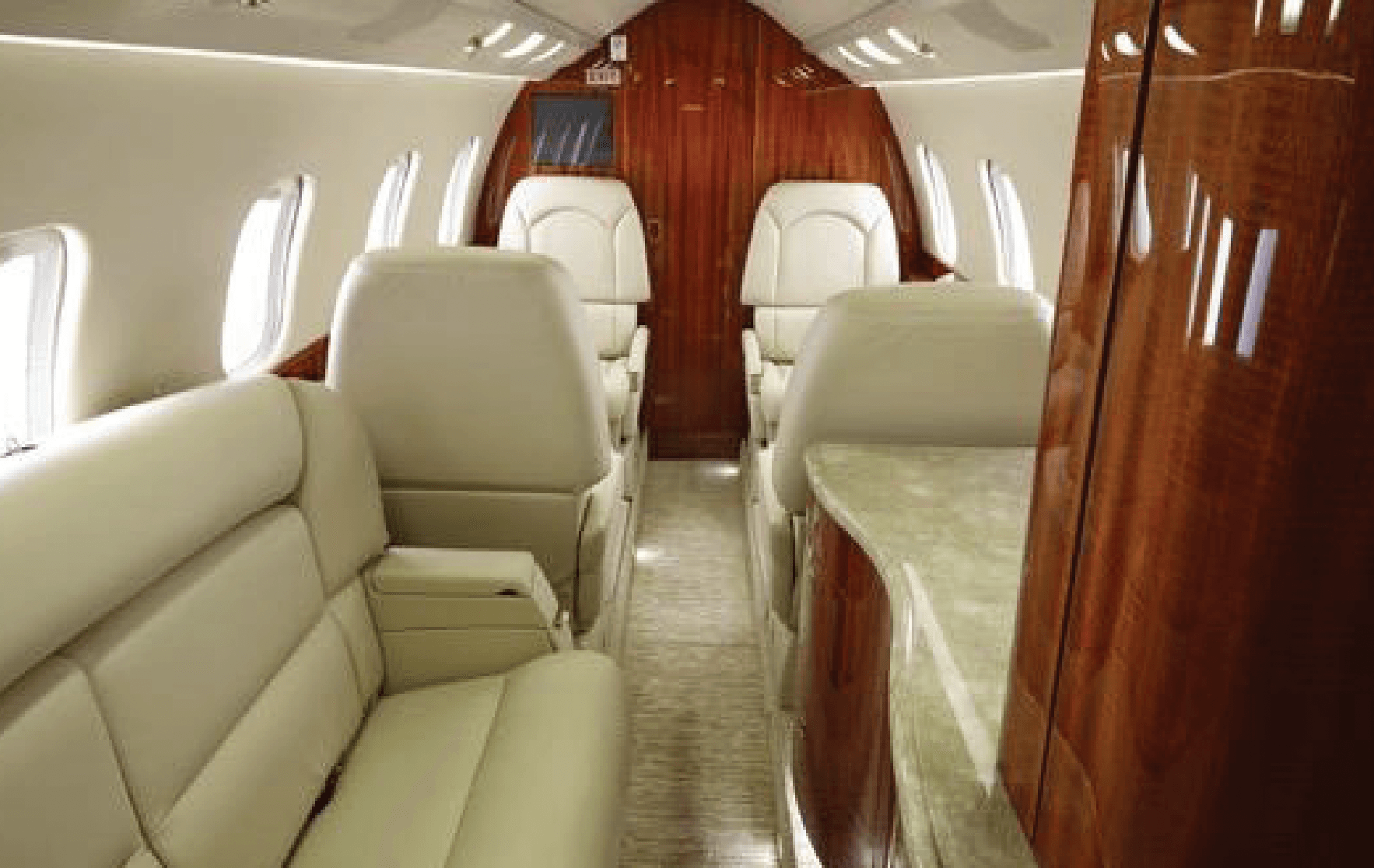 Learjet 60XR N528WG