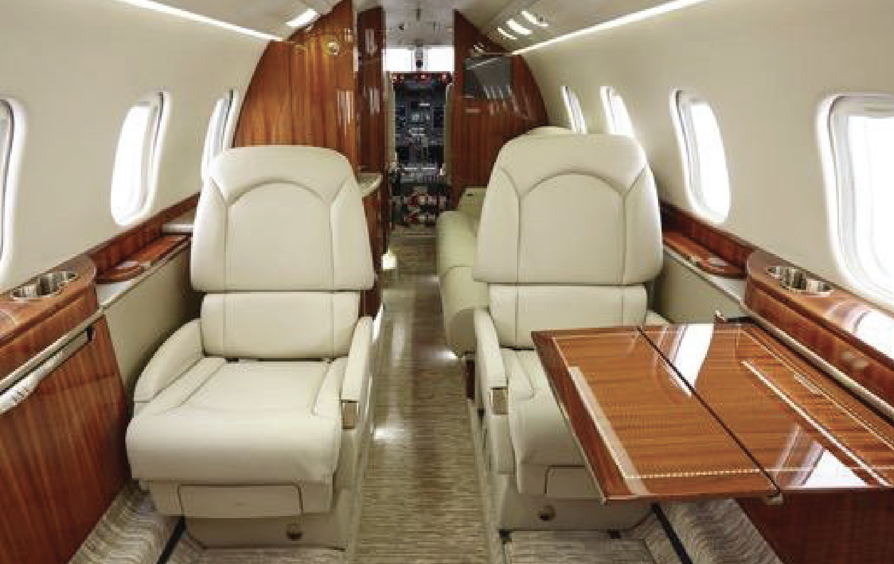 Learjet 60XR N528WG