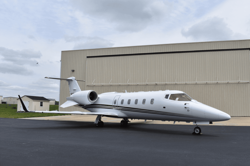 Learjet 60XR N528WG