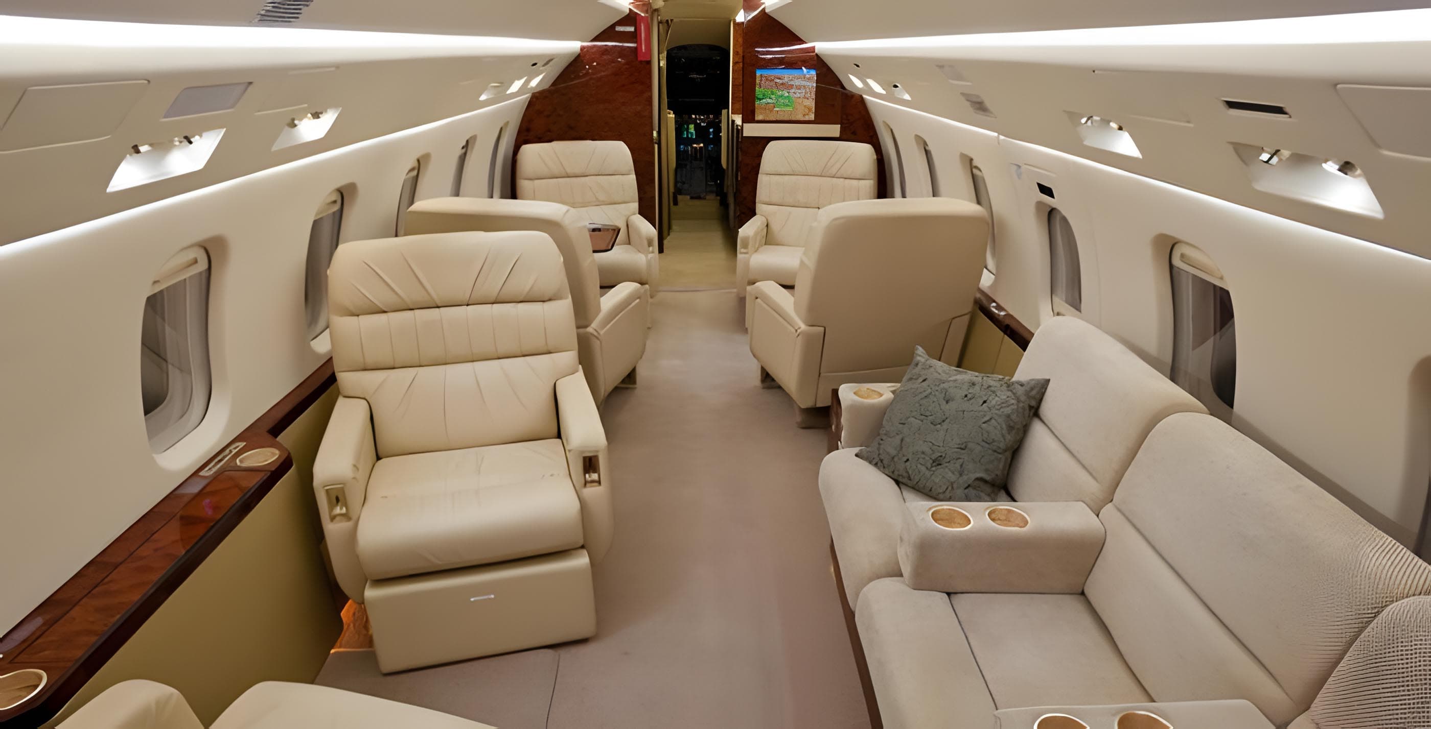 Challenger 604 N530BD