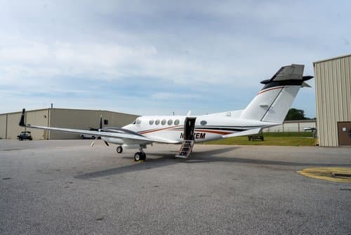 Beechcraft King Air 200 N537EM