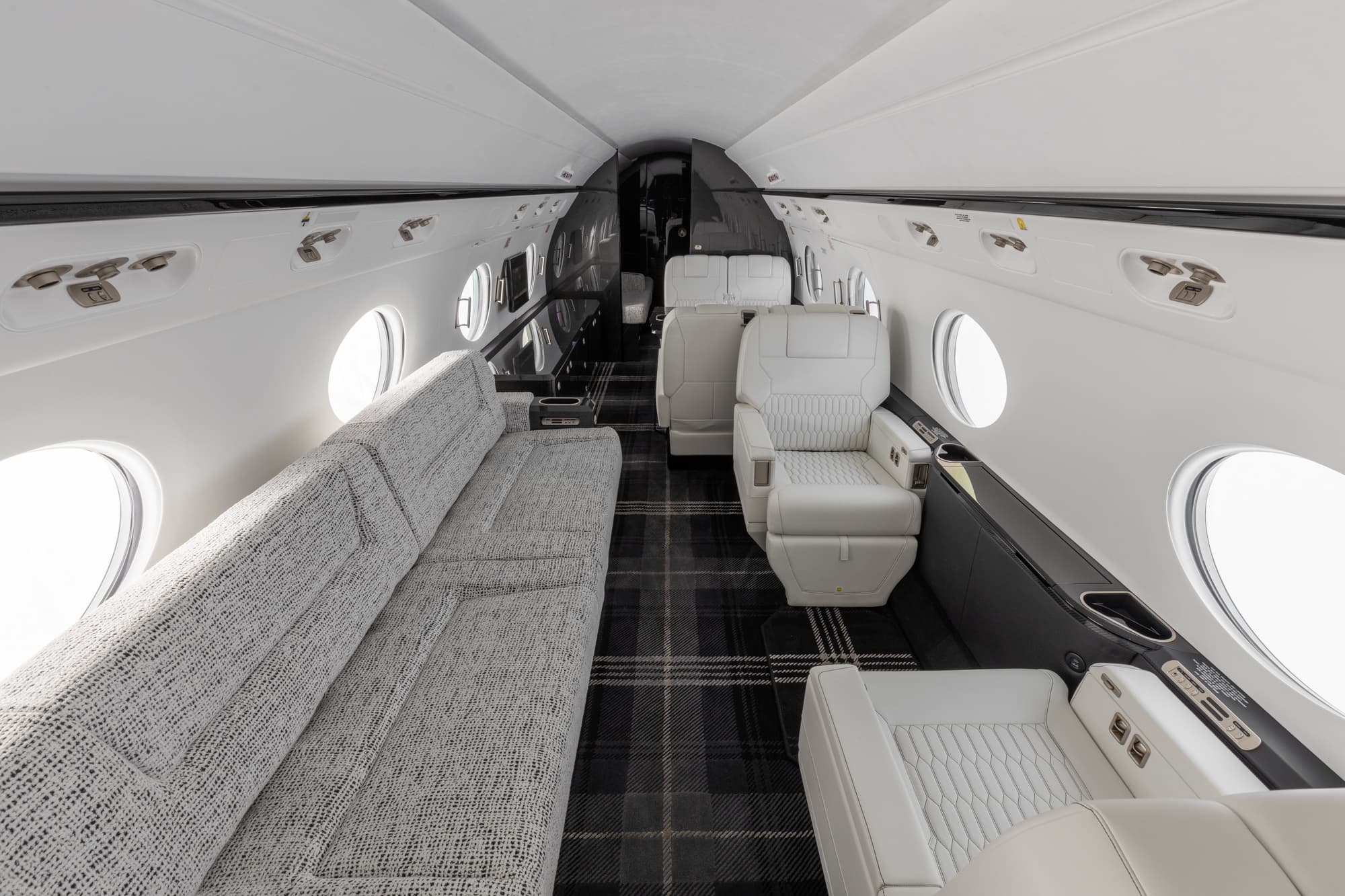 Gulfstream G550 N550AG