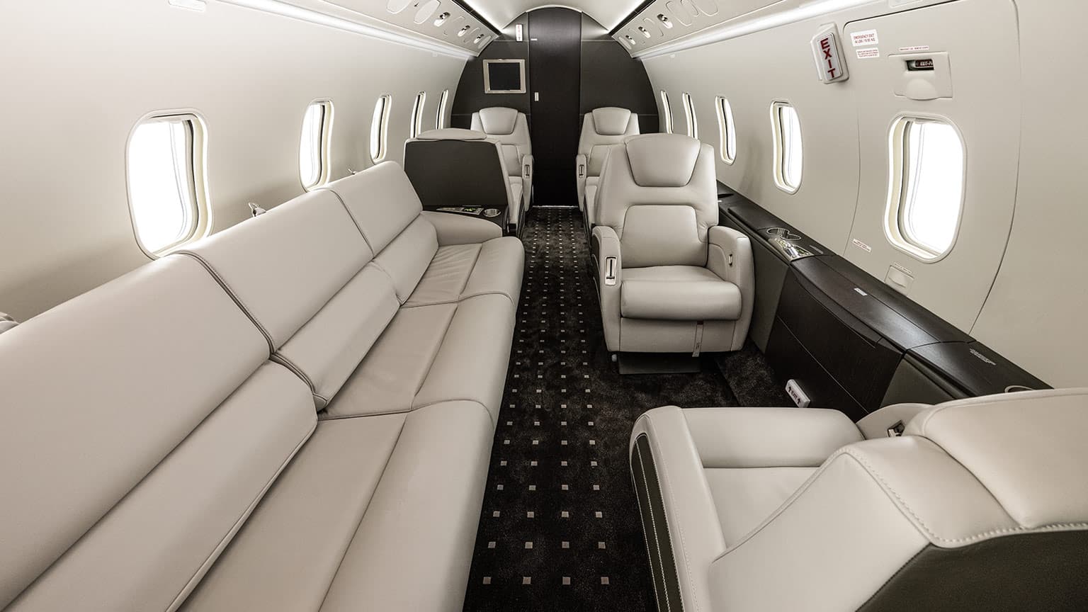Challenger 300 N550XJ