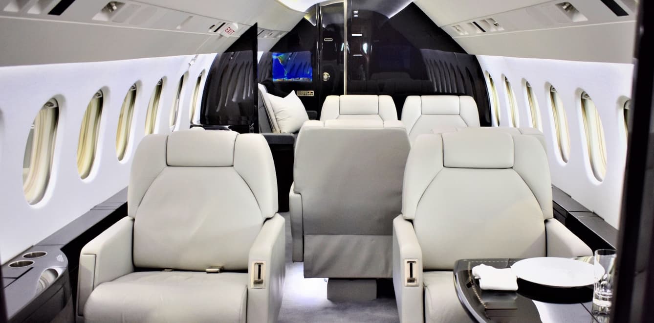 Falcon 900EX N551AD