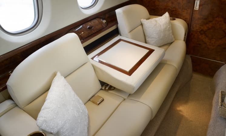 Hawker 800XP N555NE