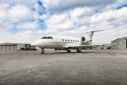 Challenger 604 N556CS