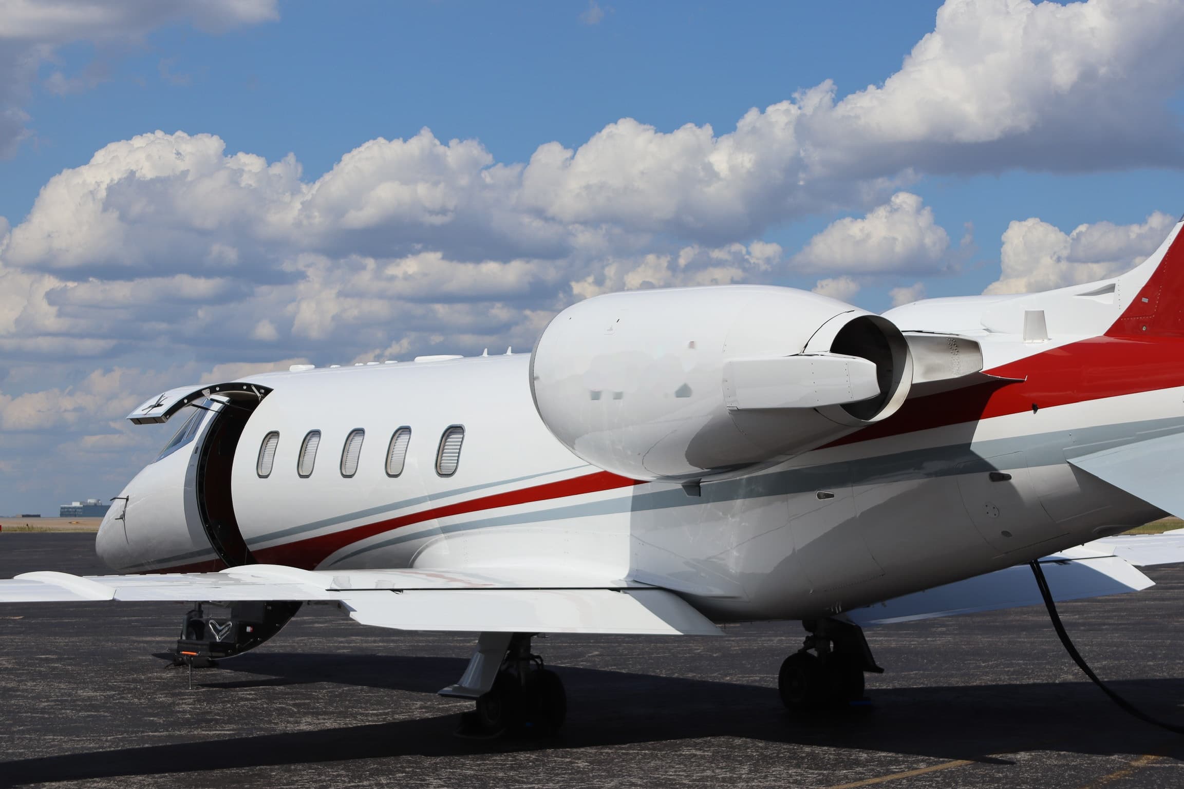 Learjet 60 N557AB
