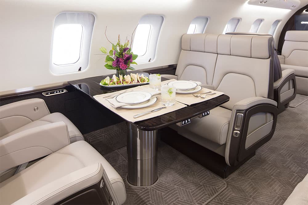 Challenger 650 N562RT