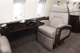 Challenger 650 N562RT