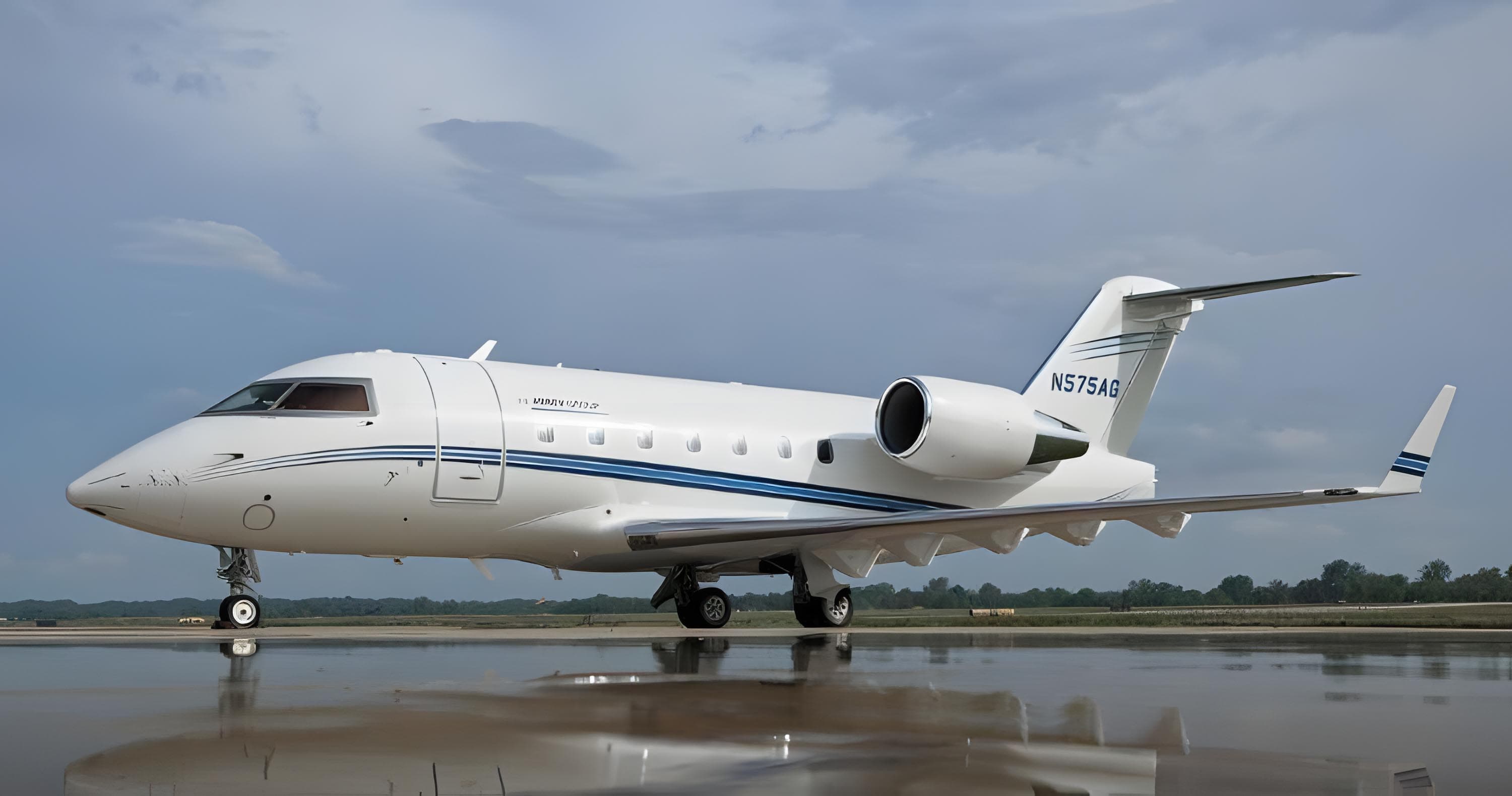 Challenger 604 N575AG