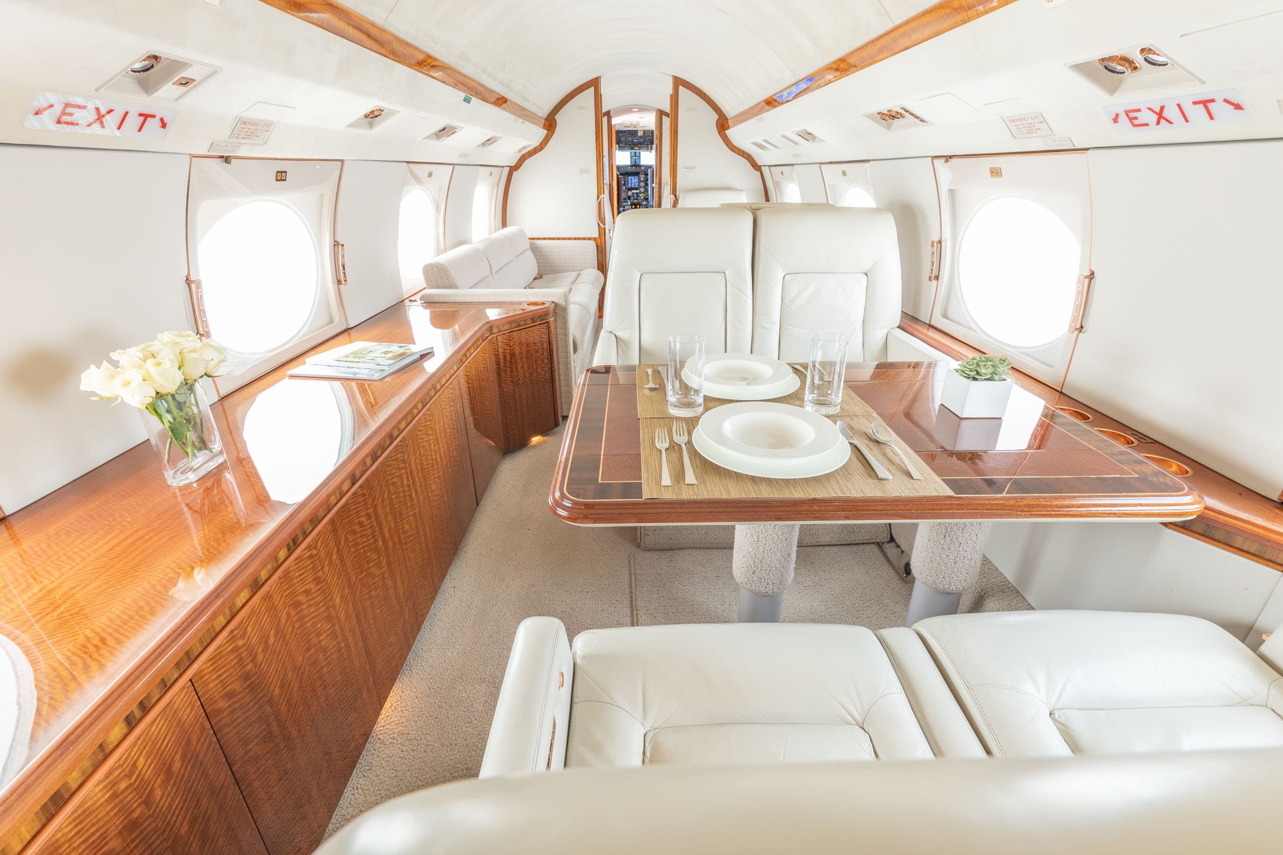 Gulfstream IV N583AJ