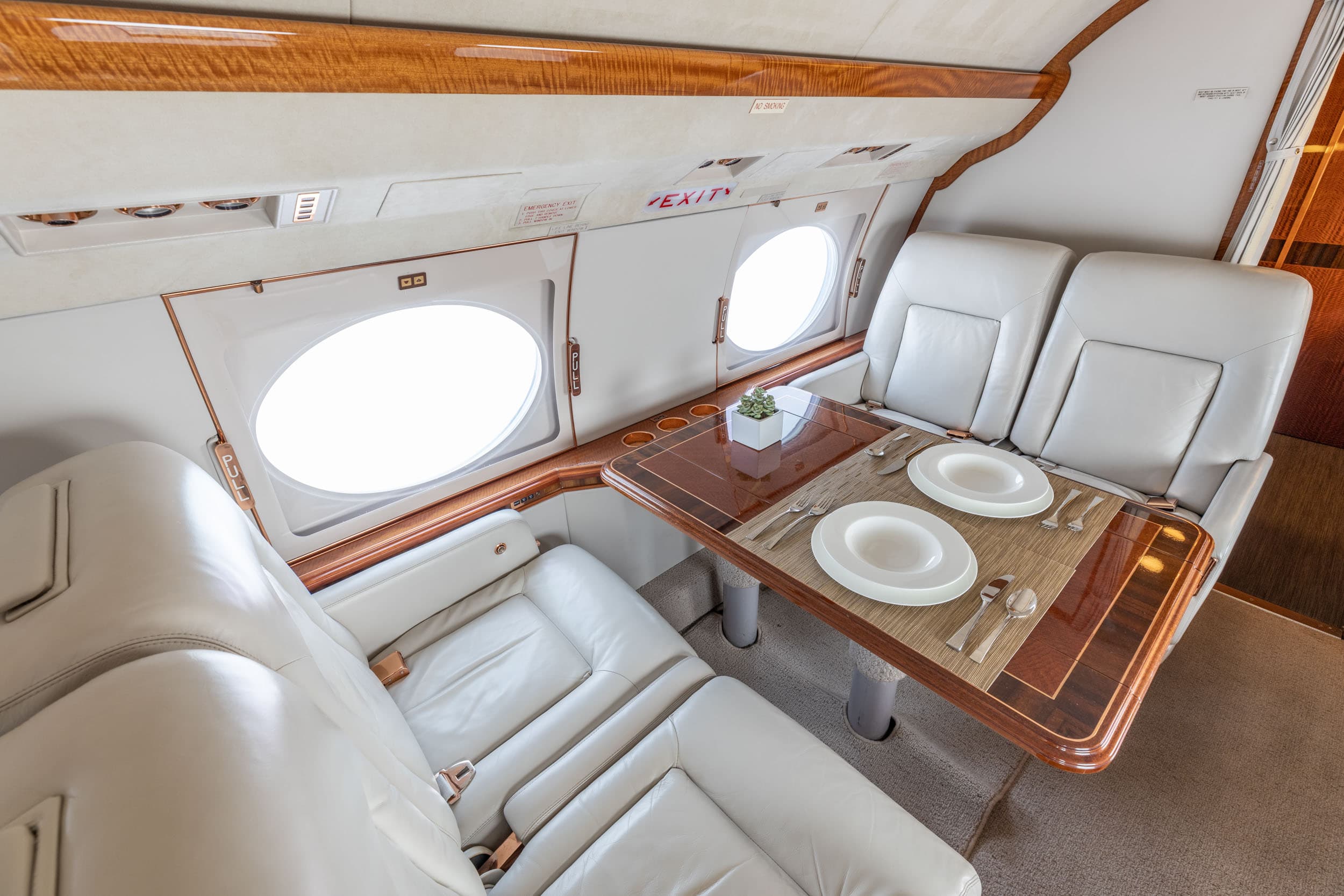 Gulfstream IV N583AJ