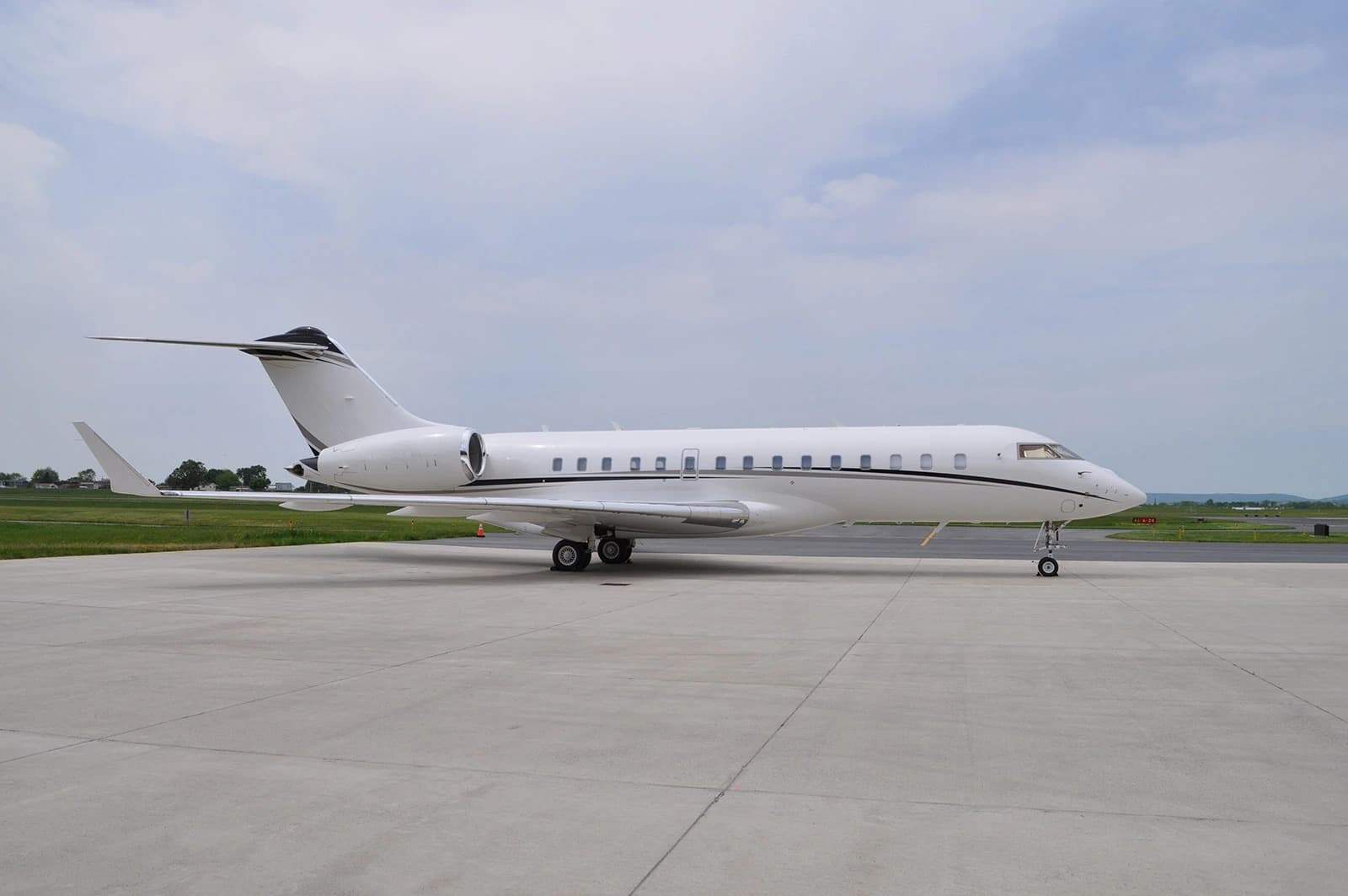 Global 6000 N588MM