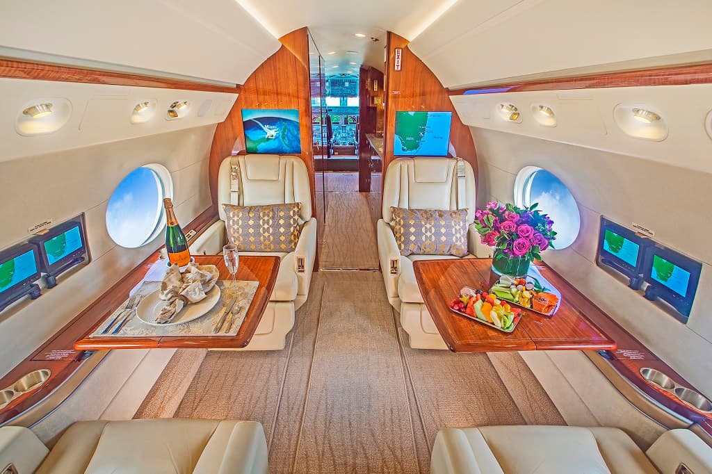 Gulfstream G550 N588TN