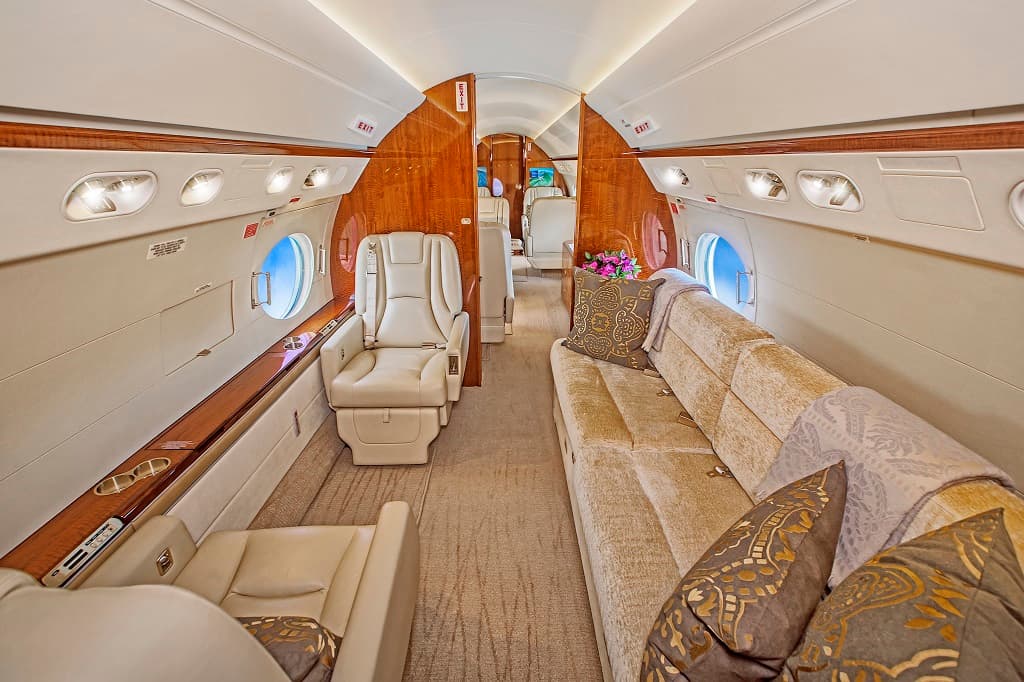 Gulfstream G550 N588TN