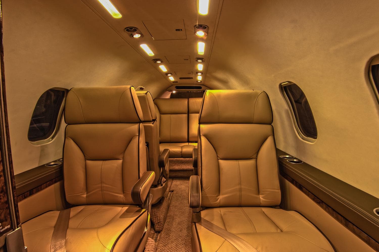Learjet 35A N595BA