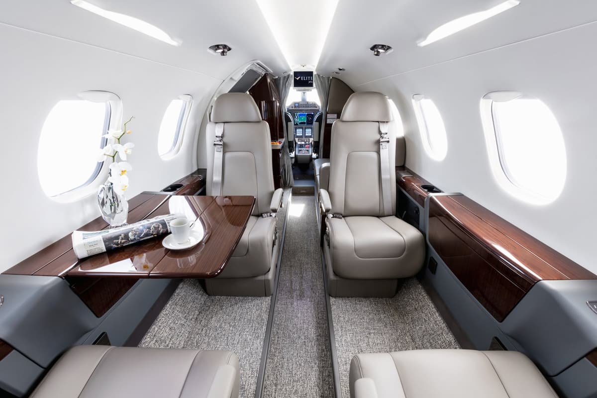 Embraer Phenom 300 N5A