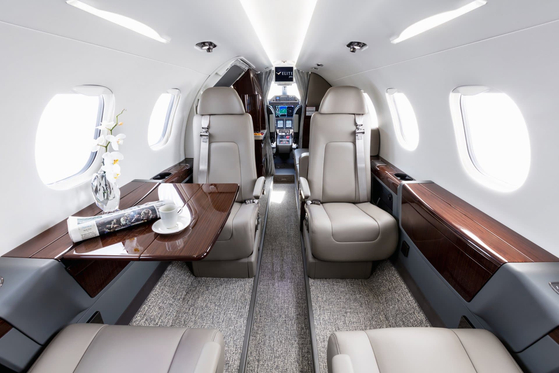 Embraer Phenom 300 N5A