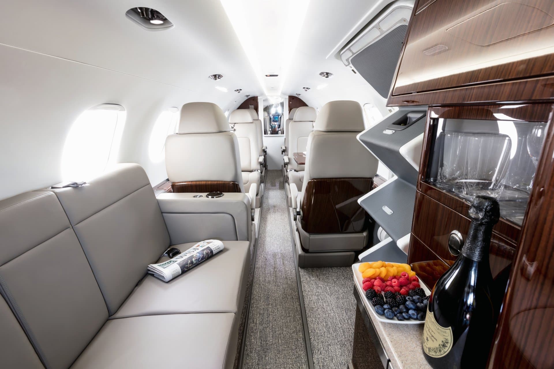 Embraer Phenom 300 N5A