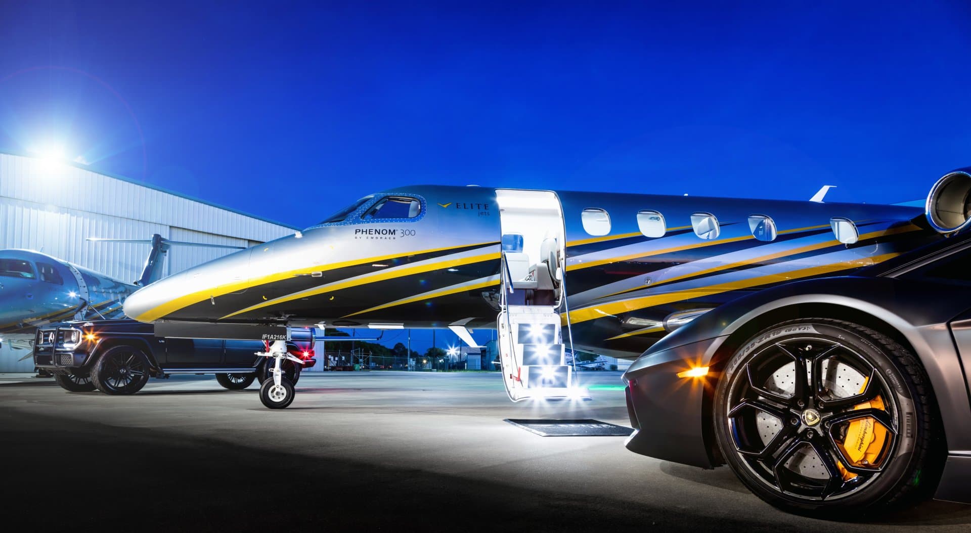 Embraer Phenom 300 N5A