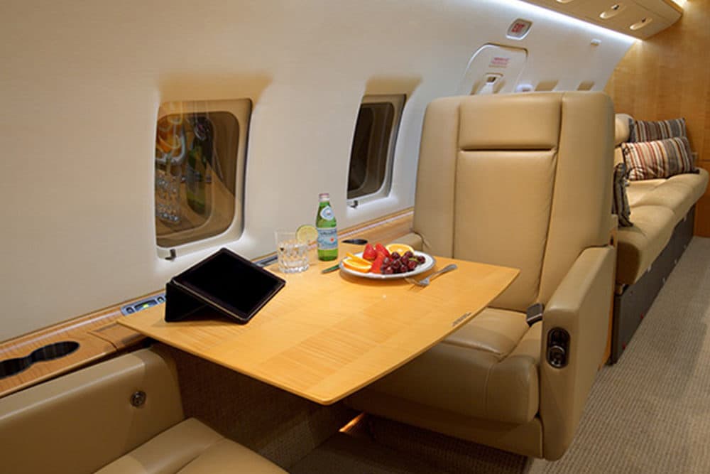Challenger 604 N603L