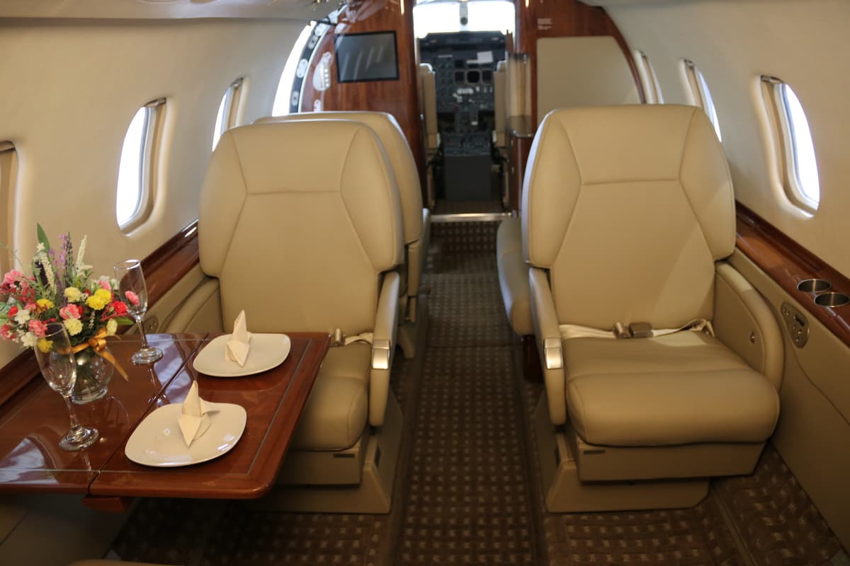 Learjet 60 N604BK