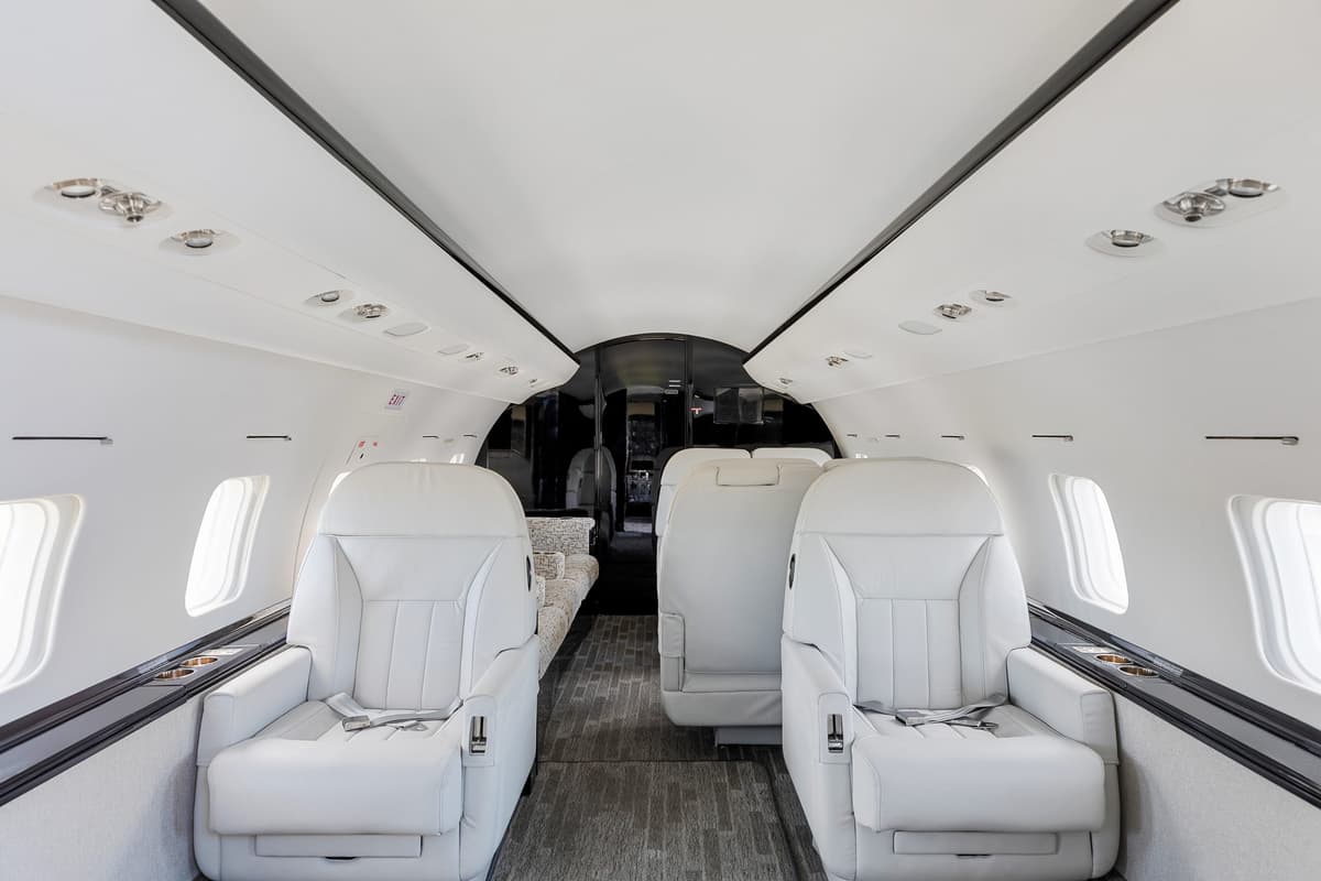 Challenger 604 N604CH