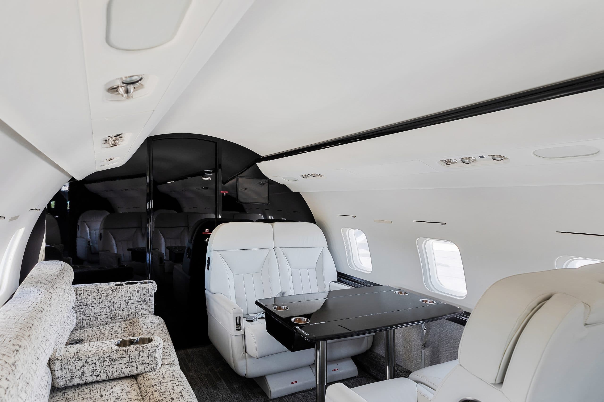 Challenger 604 N604CH