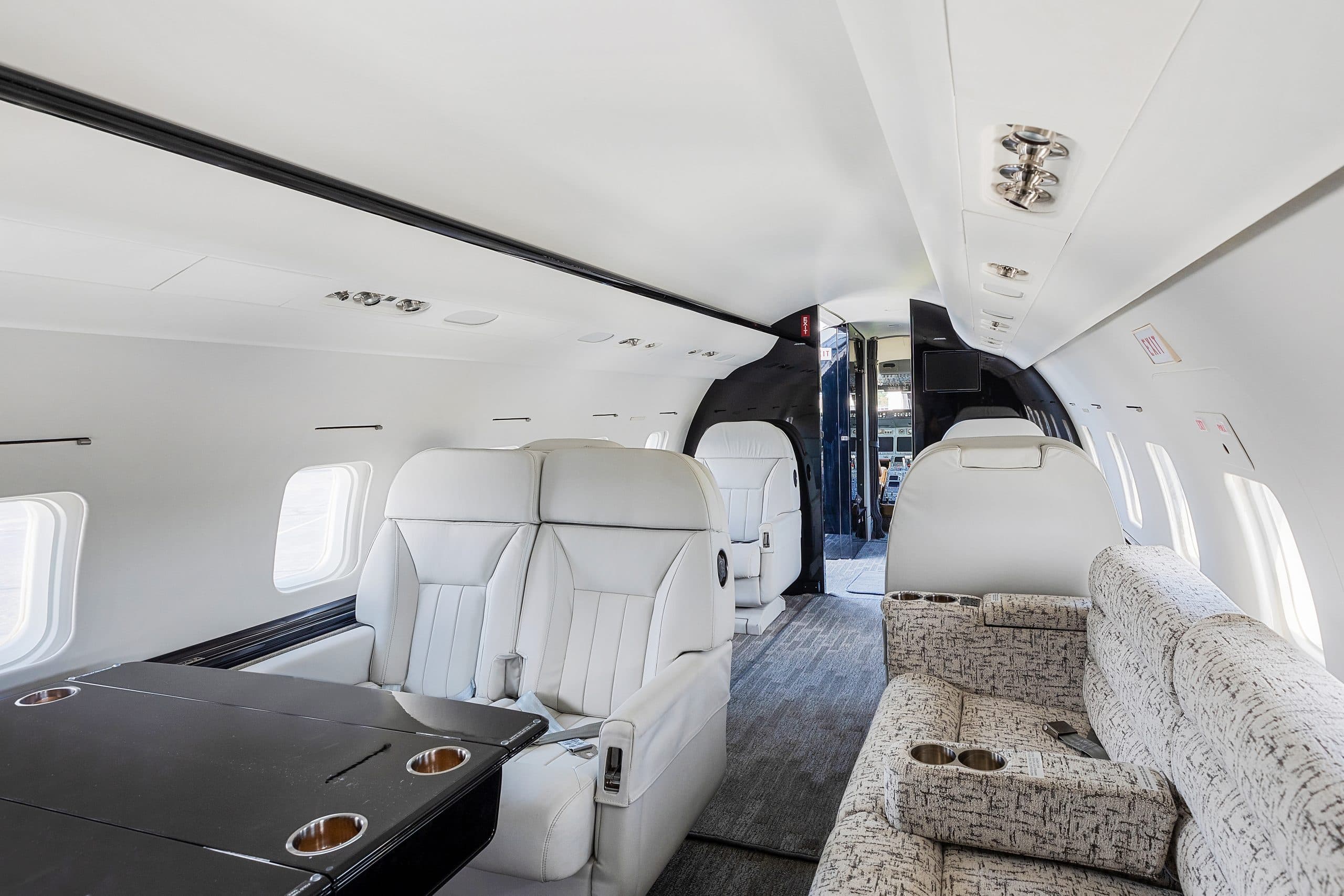 Challenger 604 N604CH