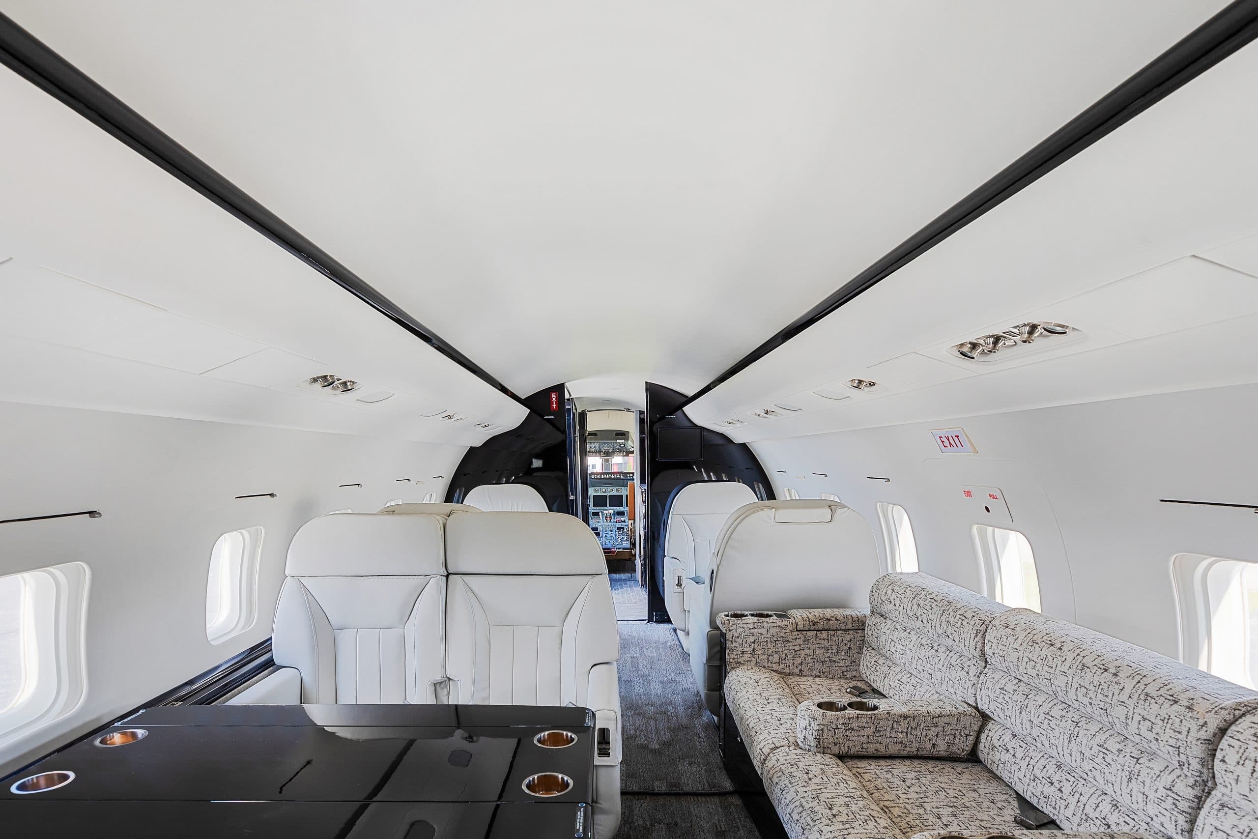 Challenger 604 N604CH