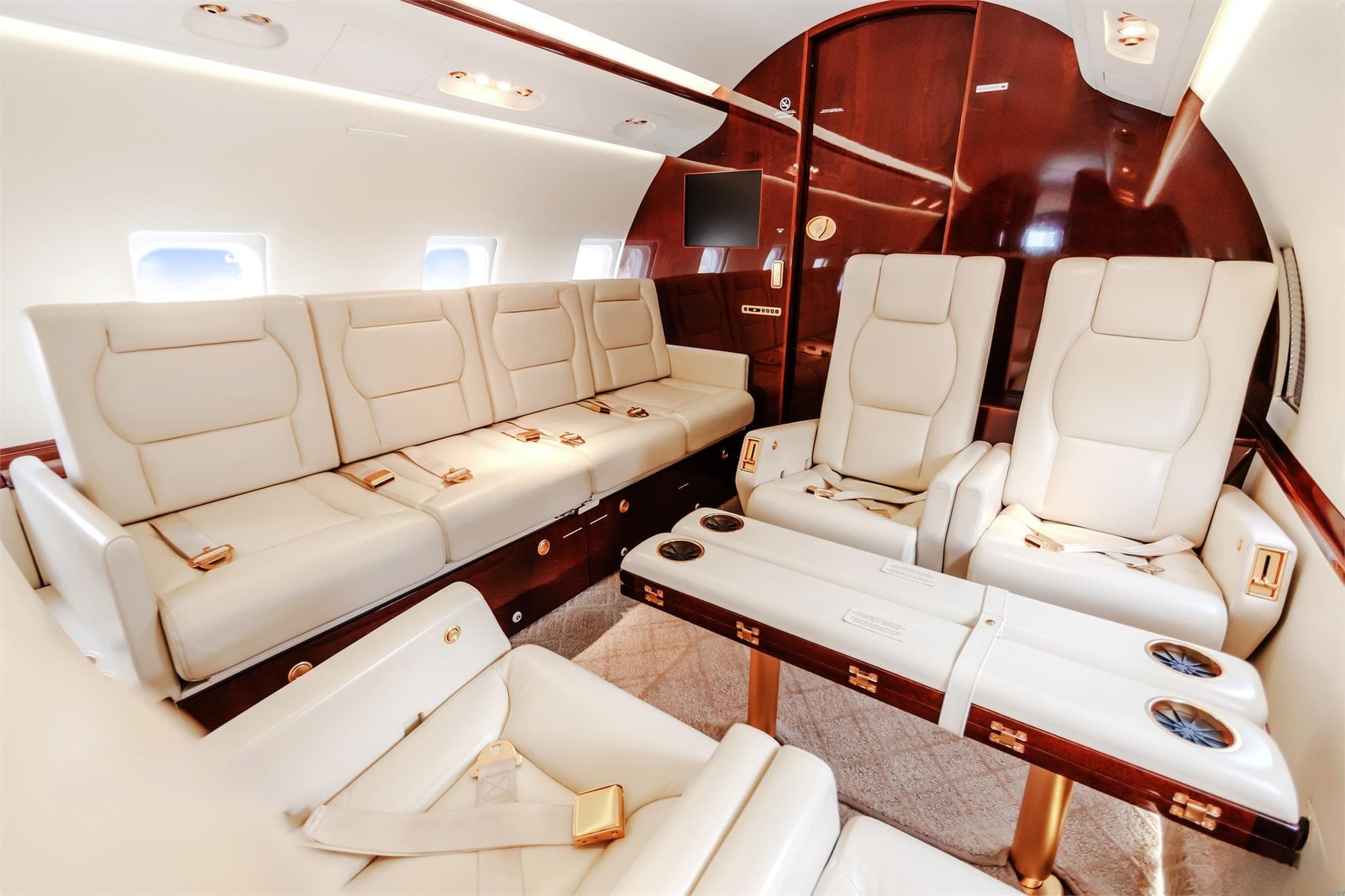 Challenger 604 N604FM