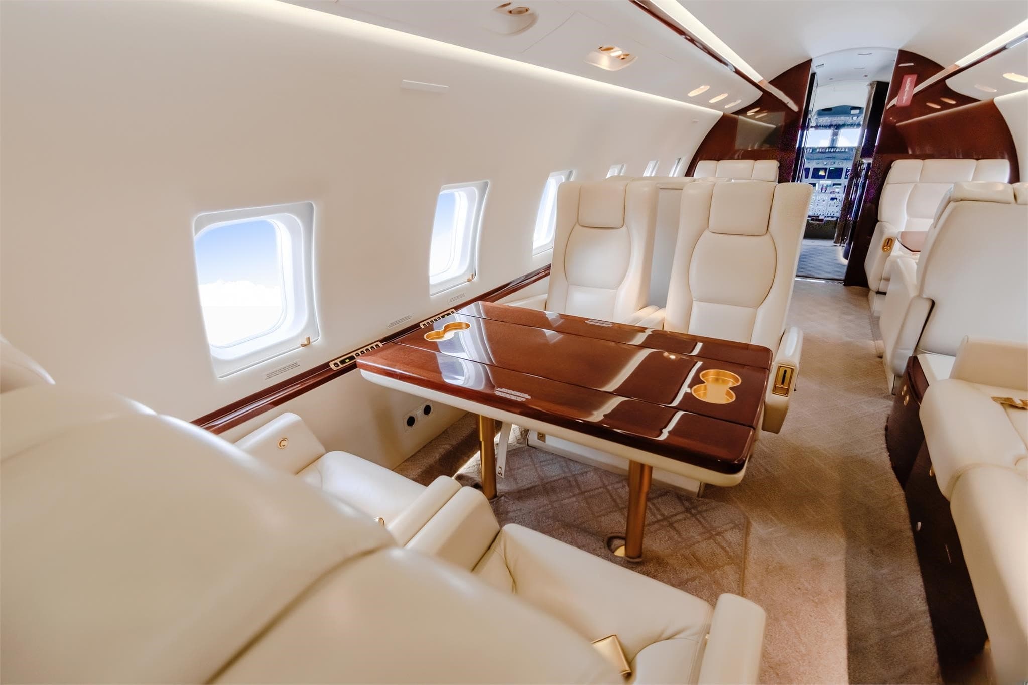 Challenger 604 N604FM