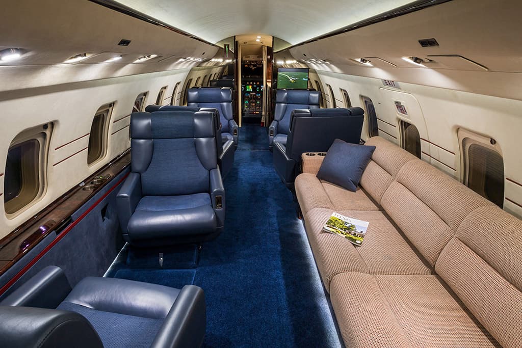 Challenger 604 N604PW