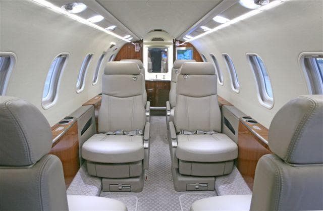 Learjet 40XR N605BX