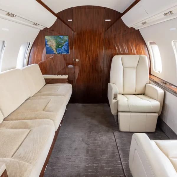 Challenger 605 N605CE