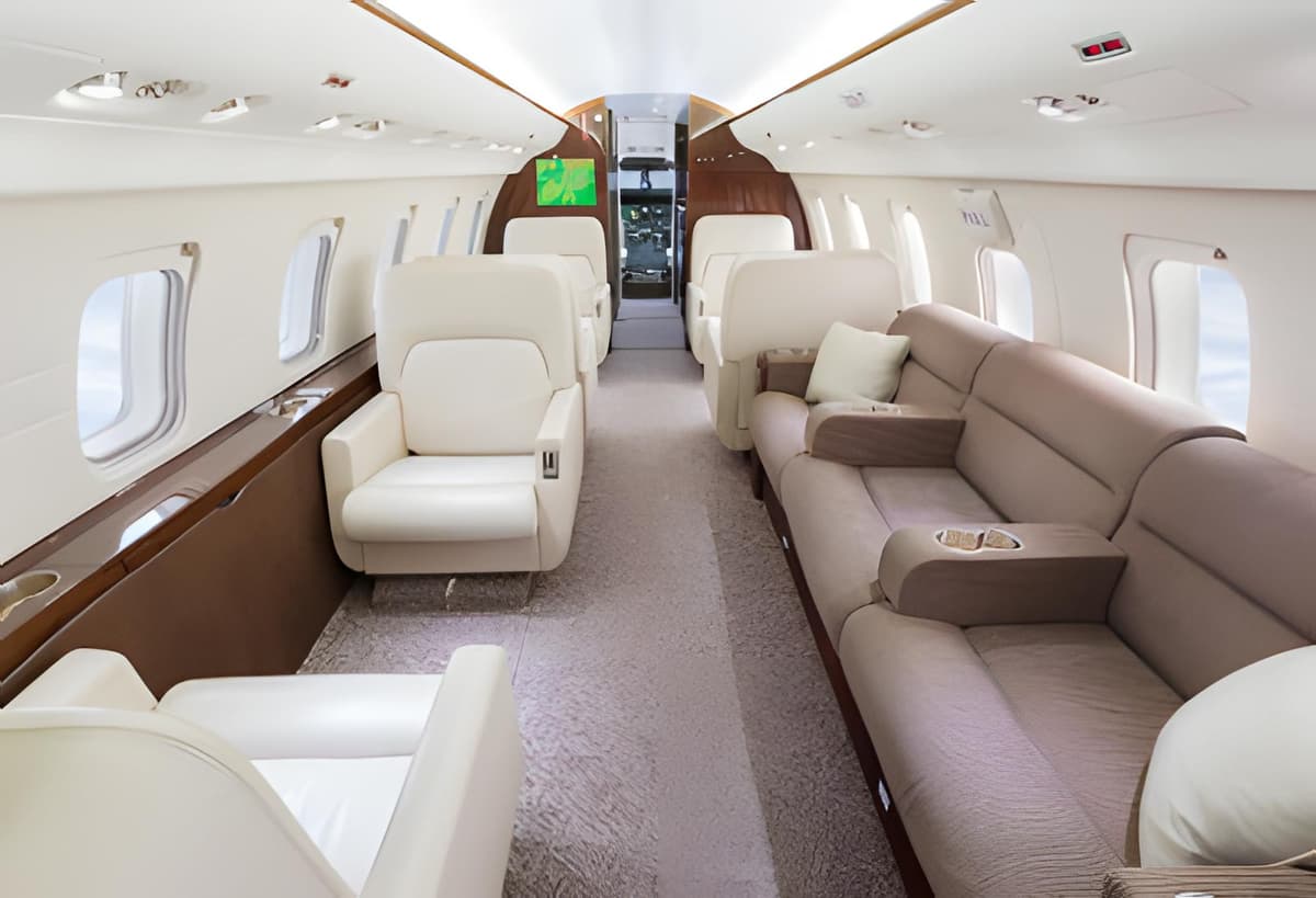 Challenger 605 N605CS