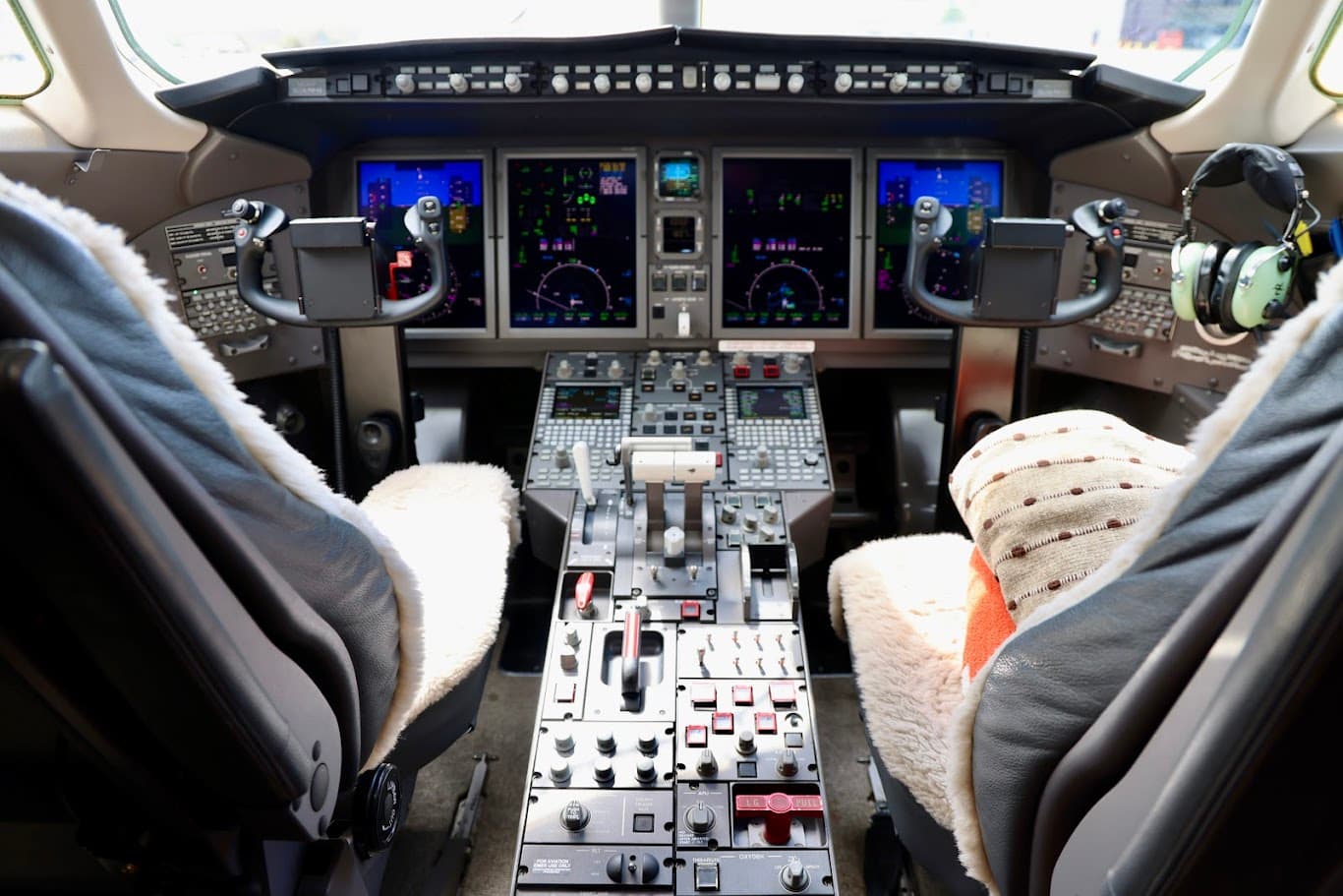 Challenger 300 N606RP