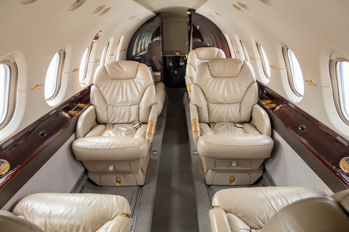 Hawker 800XP N606WJ