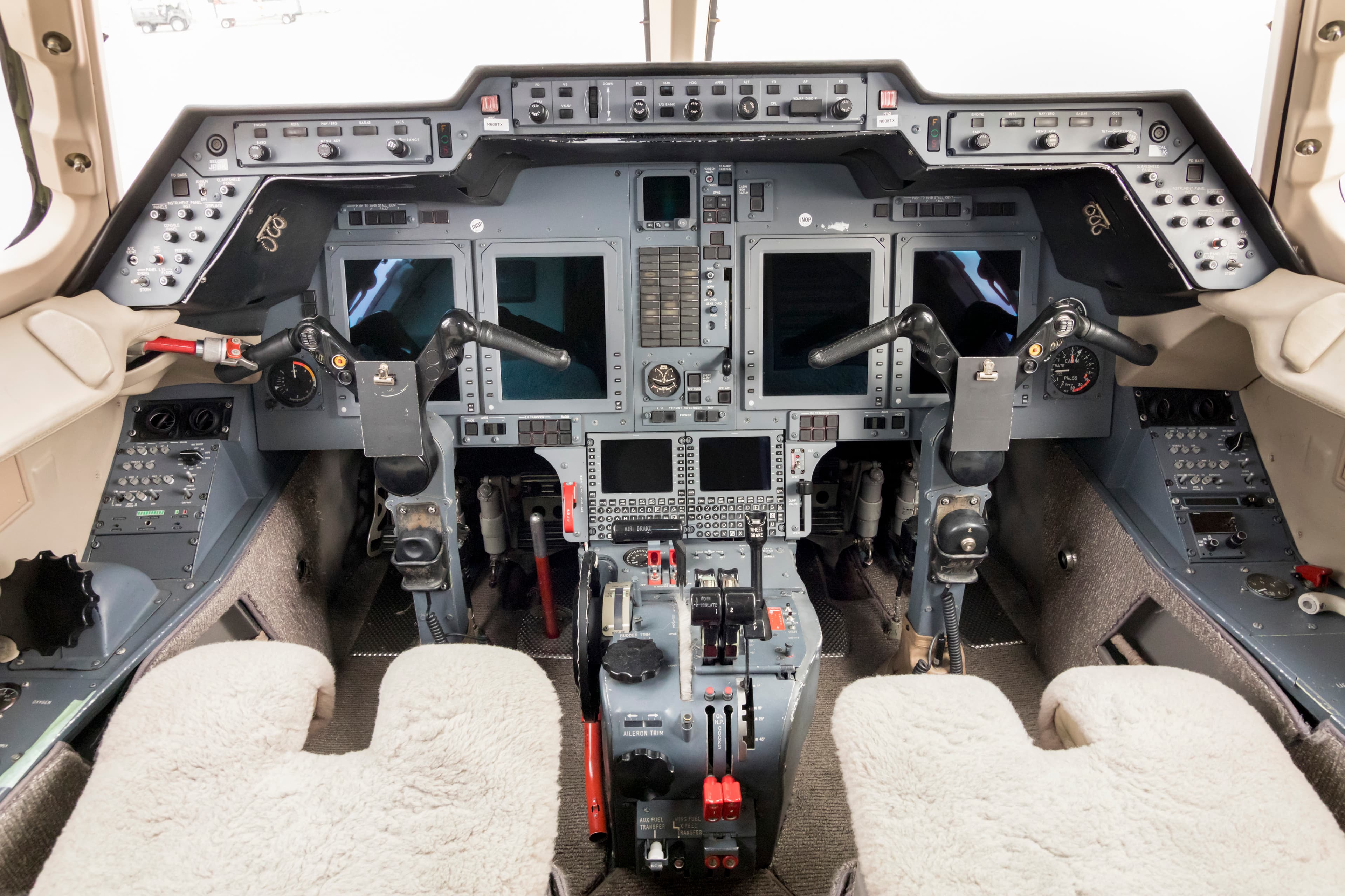 Hawker 800XP N606WJ