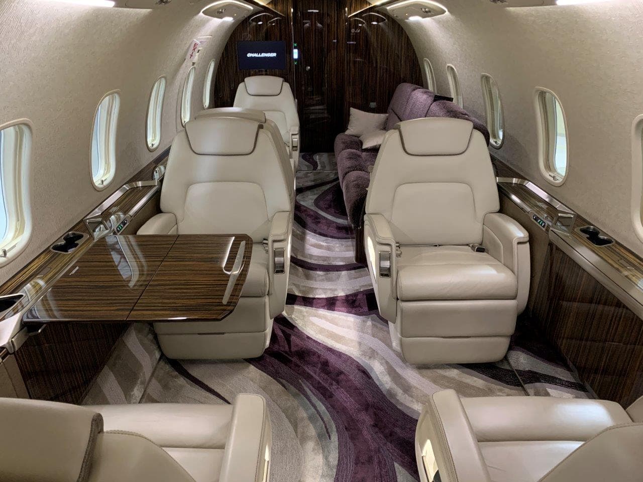 Challenger 350 N60CK