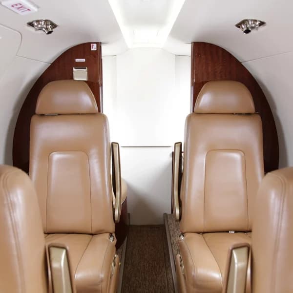 Embraer Phenom 300 N60NF