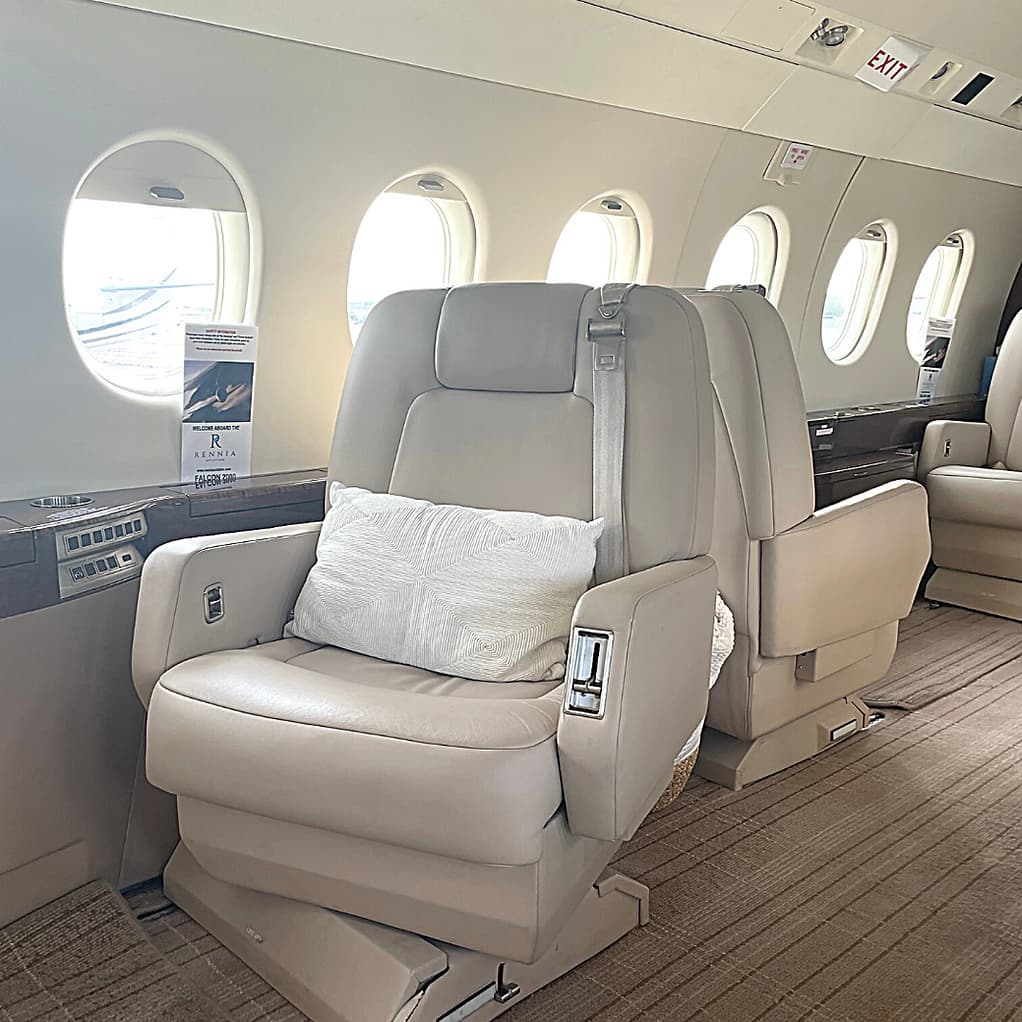 Falcon 2000 N613BD