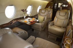Hawker 400XP N615KZ
