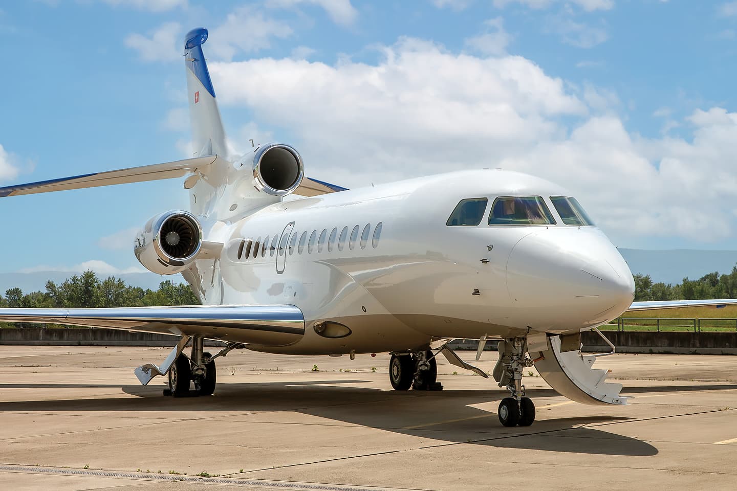 Falcon 7X N616MP