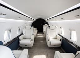 Challenger 604 N617BW
