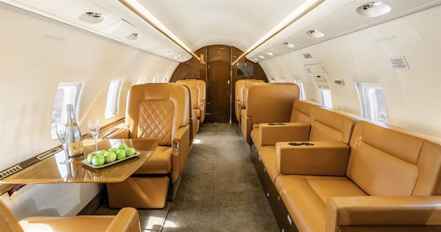 Challenger 604 N618CR