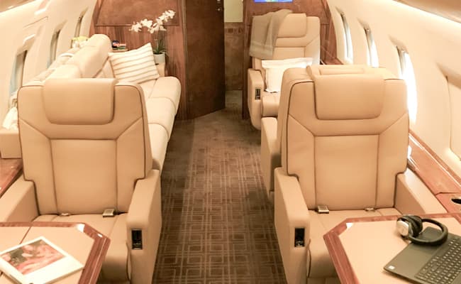Challenger 604 N618JJ