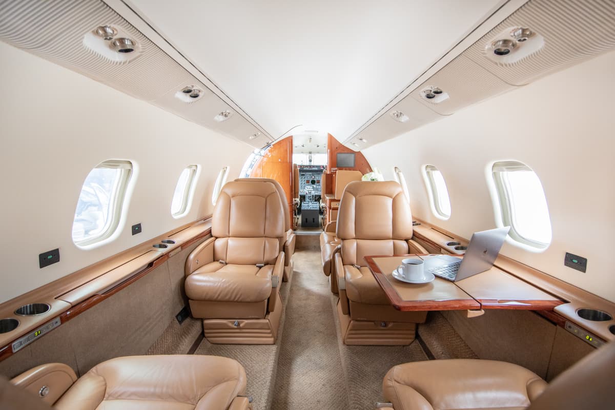 Learjet 60 N618L